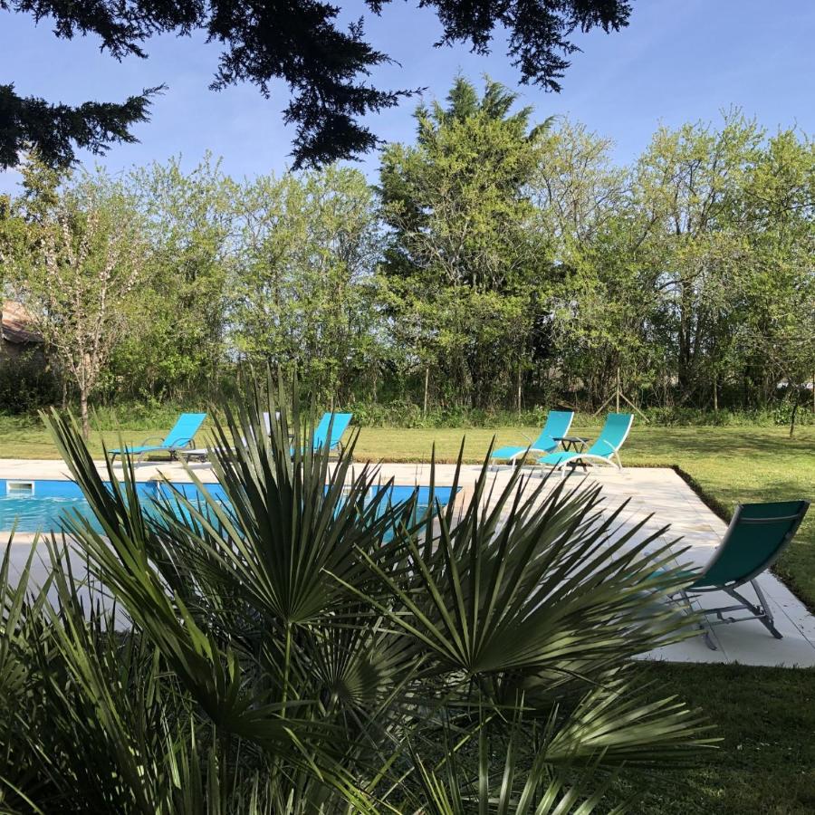 Blacksmiths Apartment In Blanzay - 1 Bed 外观 照片